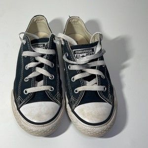 Converse Chuck Taylor Youth  Size 2.5 Black and White Unisex